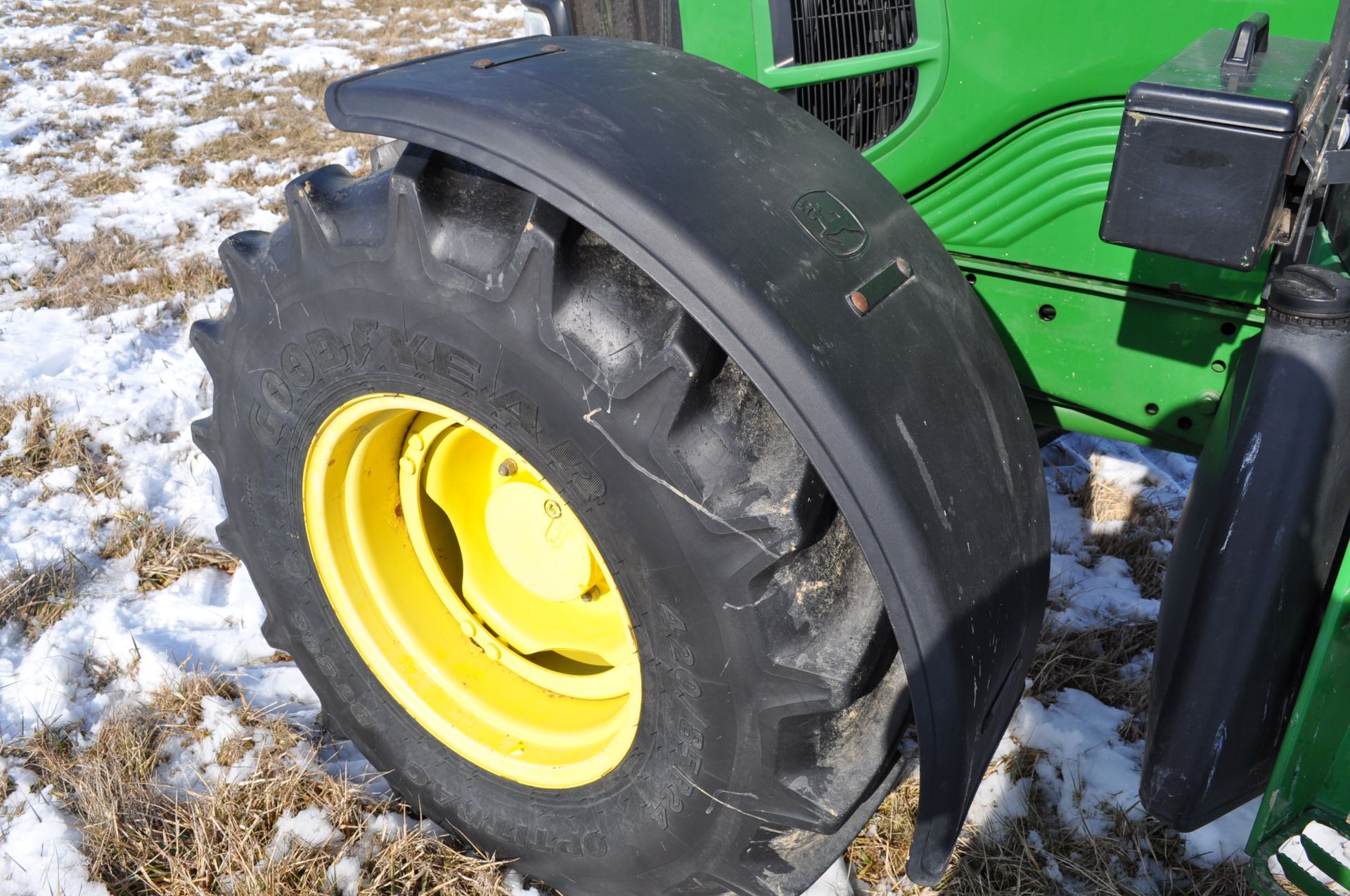John Deere 6430 tractor, MFWD, C/H/A, 6x4 trans, 460/85R38 rear, 420/85R24 front, front fenders, - Image 15 of 36