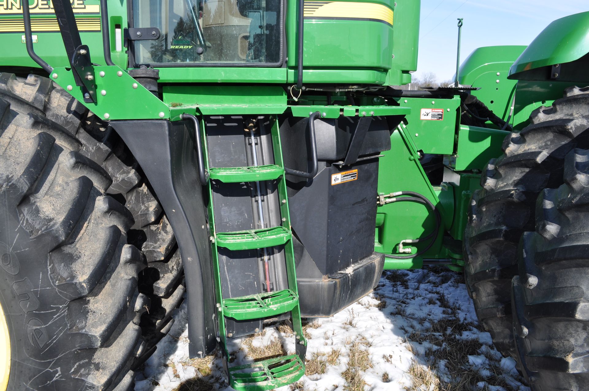 John Deere 9220 tractor, 4WD, 520/85R42 duals, power shift, rear wheel wts, 4 hyd remotes, 3pt, - Image 10 of 35