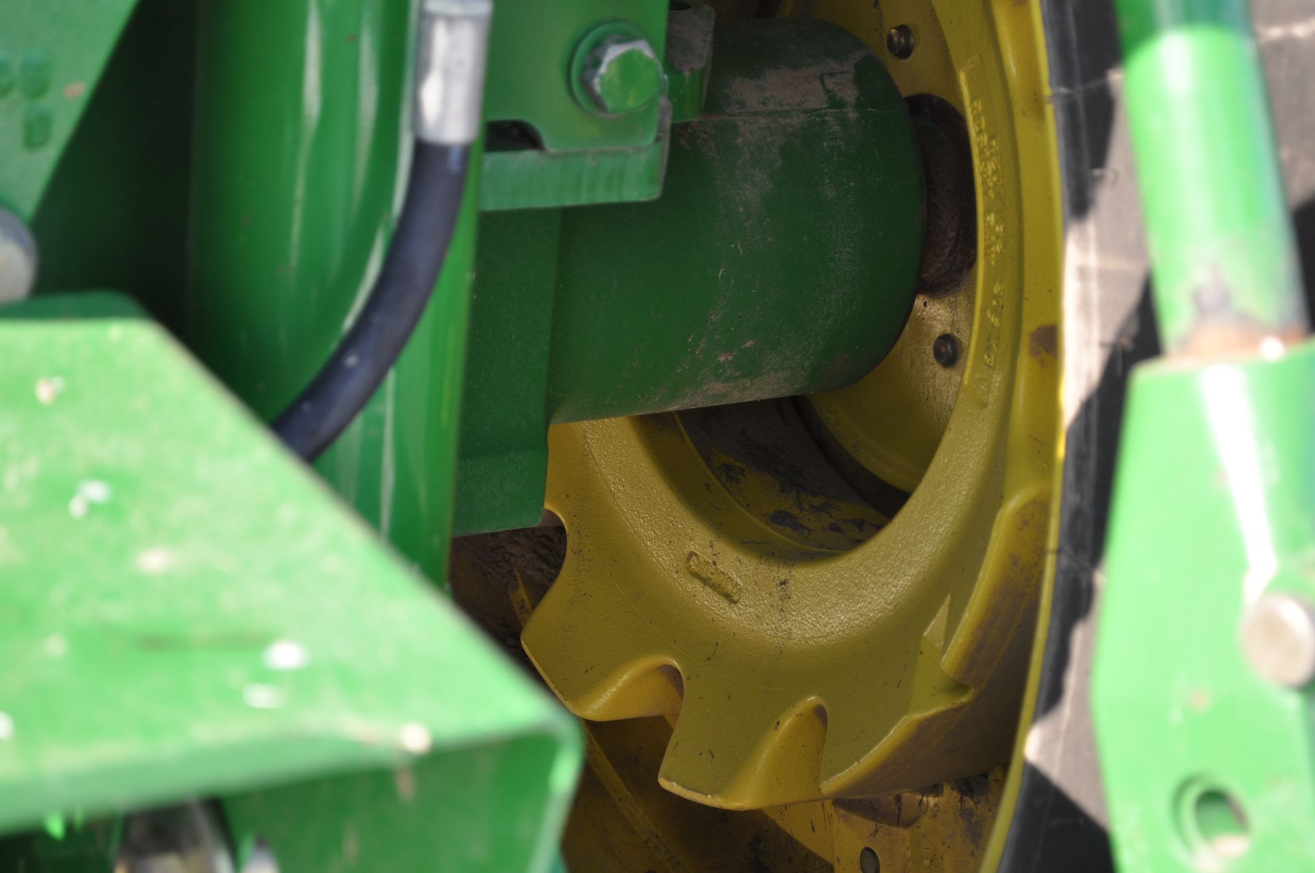 John Deere 9220 tractor, 4WD, 520/85R42 duals, power shift, rear wheel wts, 4 hyd remotes, 3pt, - Image 17 of 35