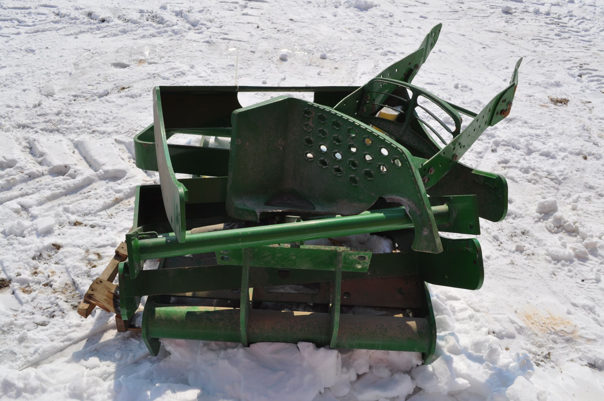 Grill guard for John Deere 8000 series tractors - Image 4 of 4