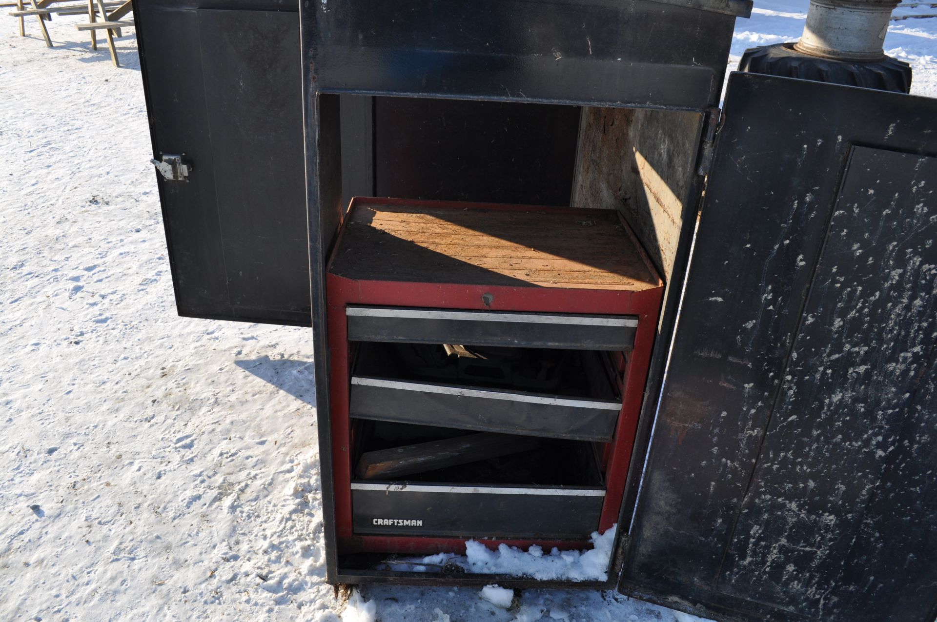 4’ x 27” x 52” steel cabinet with 2 doors and top lid - Image 4 of 7