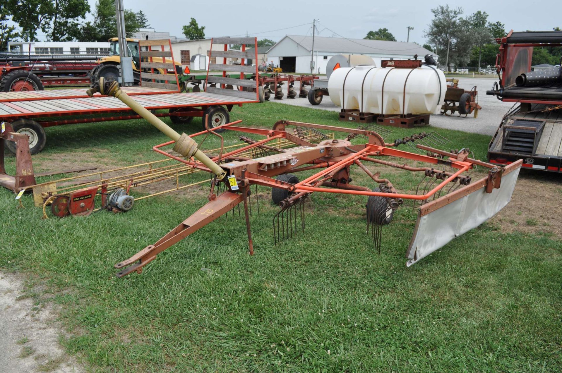 9’ Kuhn GA4101GT rotary rake, pto drive - Image 2 of 4