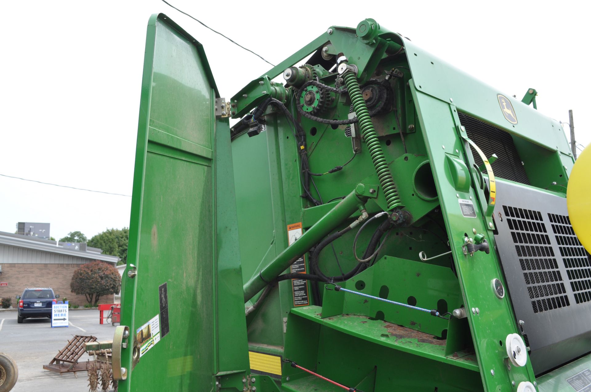 2015 John Deere 854 round baler, silage special, mega wide pickup, precut knives, net wrap & twine - Image 13 of 14