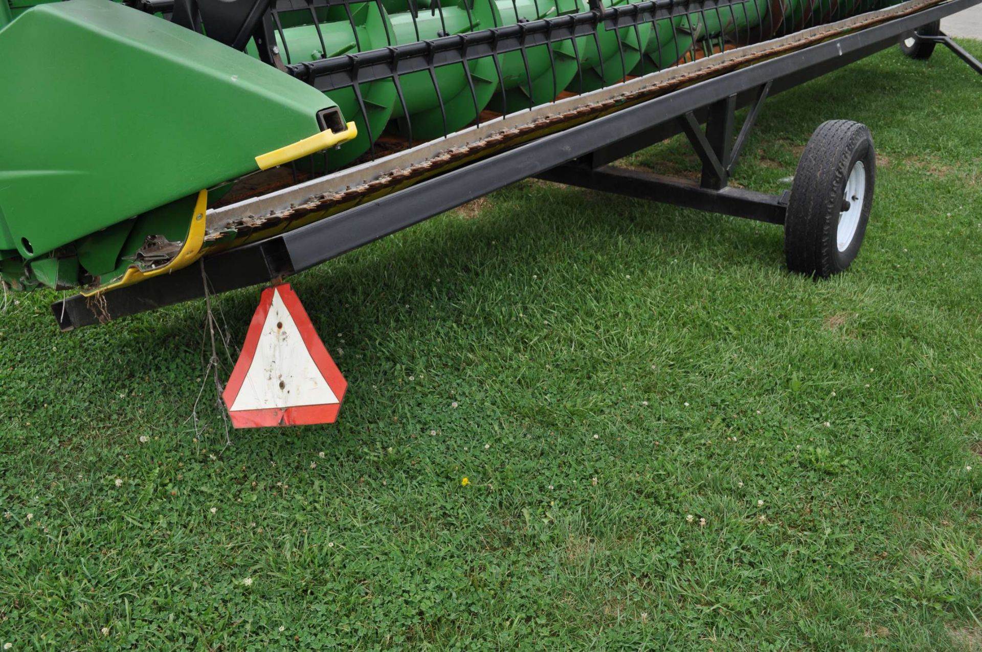 30’ header cart, tricycle front - Image 4 of 5