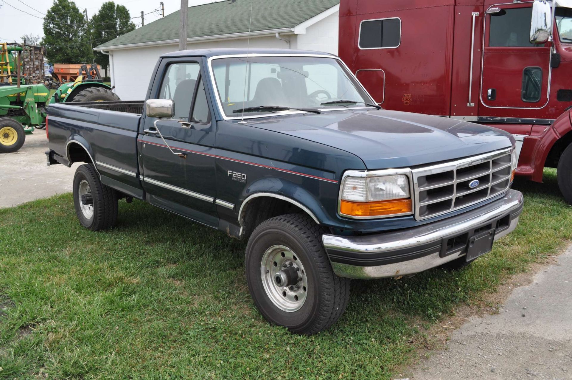 Ford F250 pickup truck, reg cab, long bed, 4x4, gas, automatic - Image 2 of 13