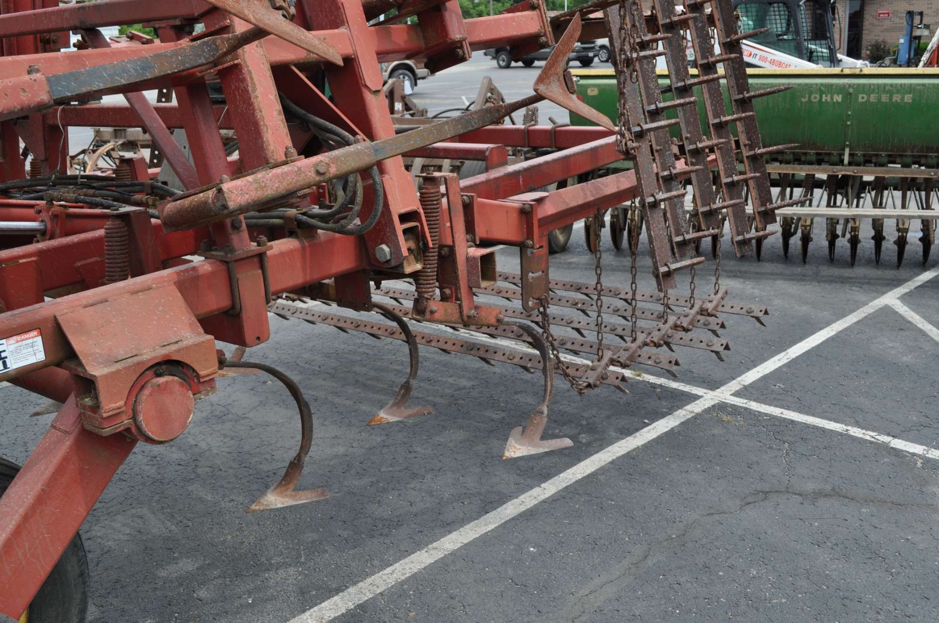 26' Sunflower 6332 soil finisher, front disk w/ reel, sweeps, 5 bar spike tooth harrow - Image 7 of 7