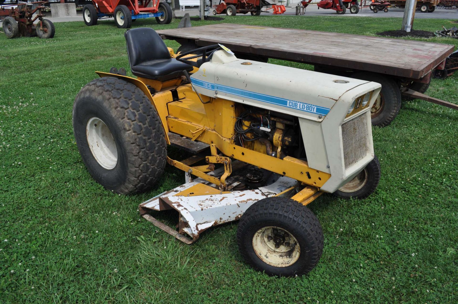 International Cub-Lo Boy 154 tractor, 4 speed, gas motor,2 wd, w/59” mower deck, newer starter - Image 2 of 5