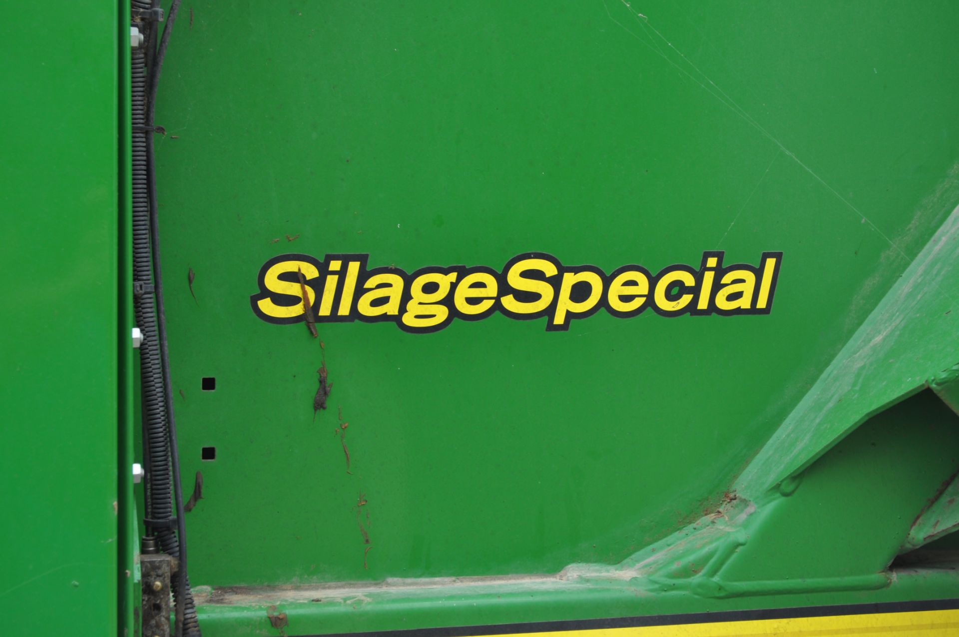 2015 John Deere 854 round baler, silage special, mega wide pickup, precut knives, net wrap & twine - Image 14 of 14