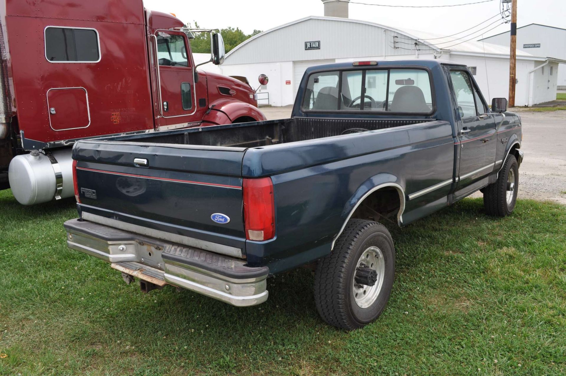 Ford F250 pickup truck, reg cab, long bed, 4x4, gas, automatic - Image 3 of 13