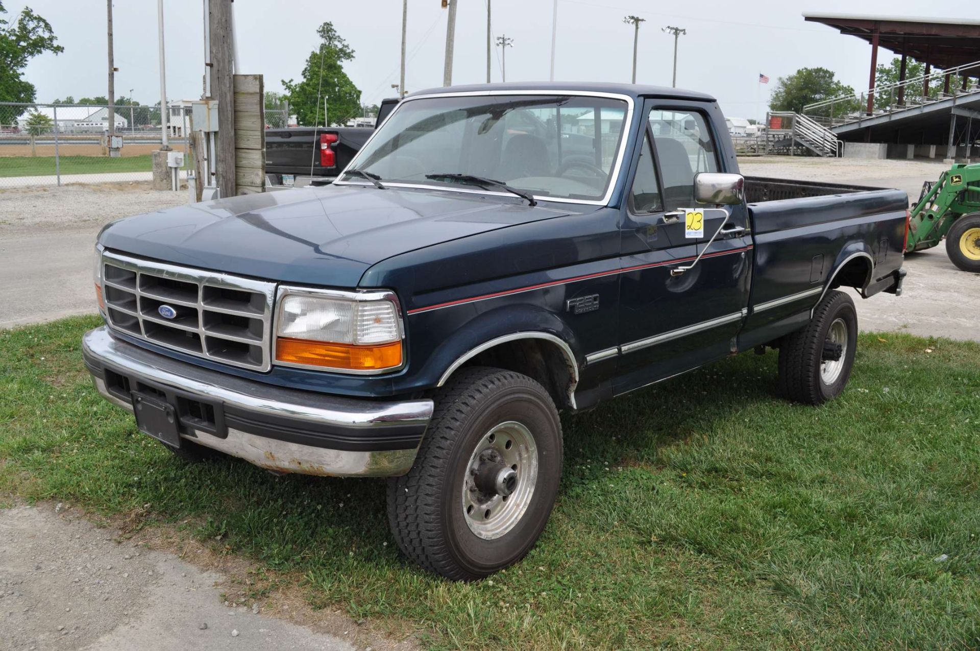 Ford F250 pickup truck, reg cab, long bed, 4x4, gas, automatic