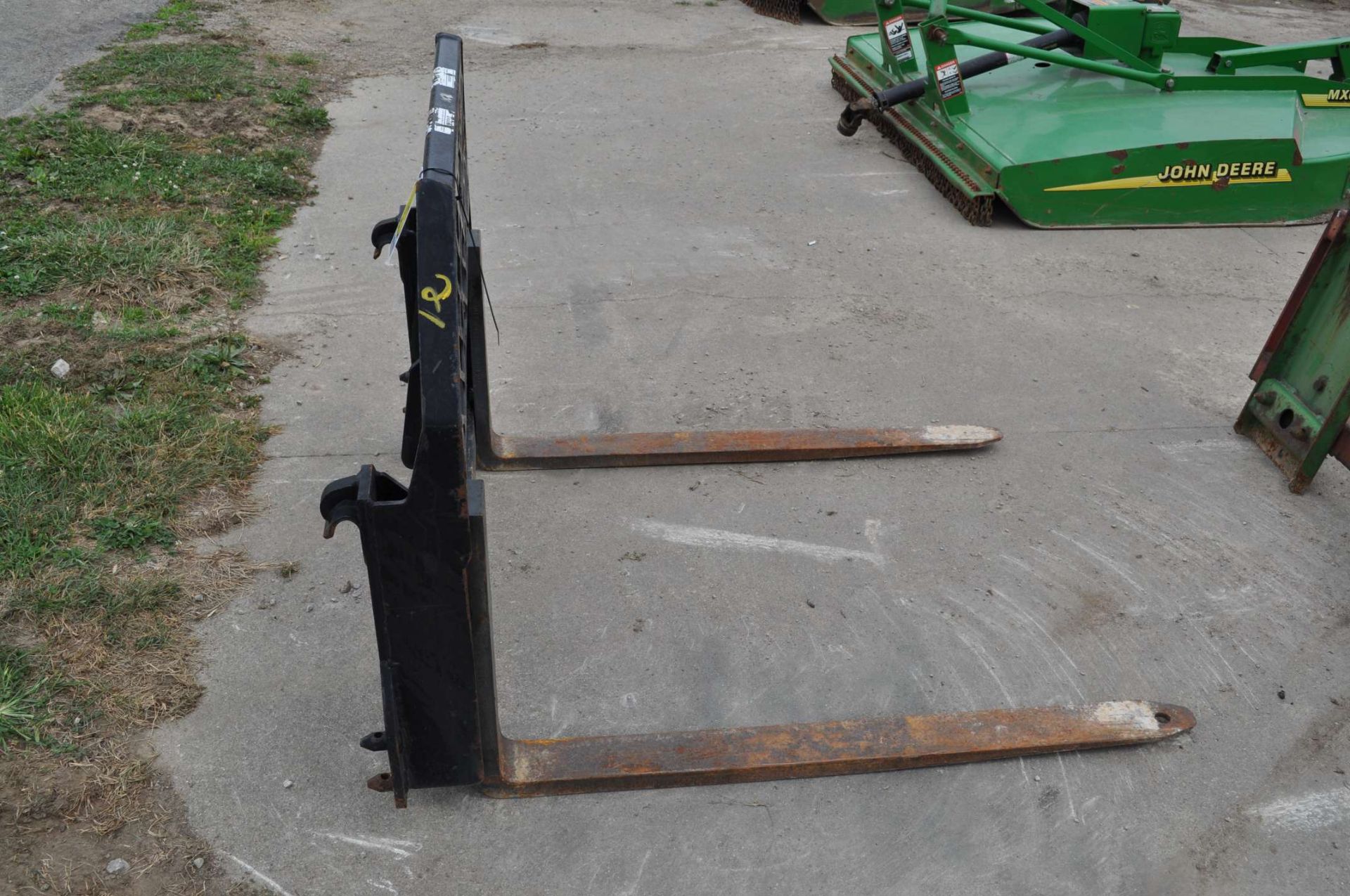 Bradco pallet forks, John Deere quick attach