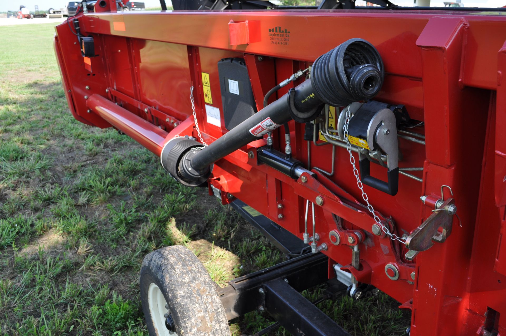 30’ Case IH 3020 grain platform, TerraFlex, full finger auger, single point hook up, hyd fore/aft - Image 7 of 18