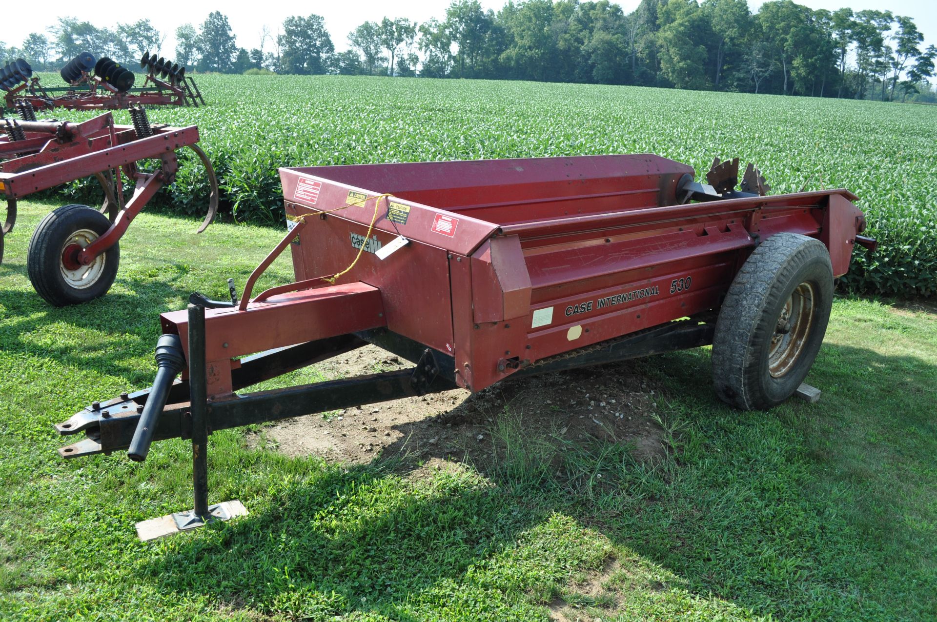 Case IH 530 manure spreader, 10’ box, 540 PTO, single beater, wood floor