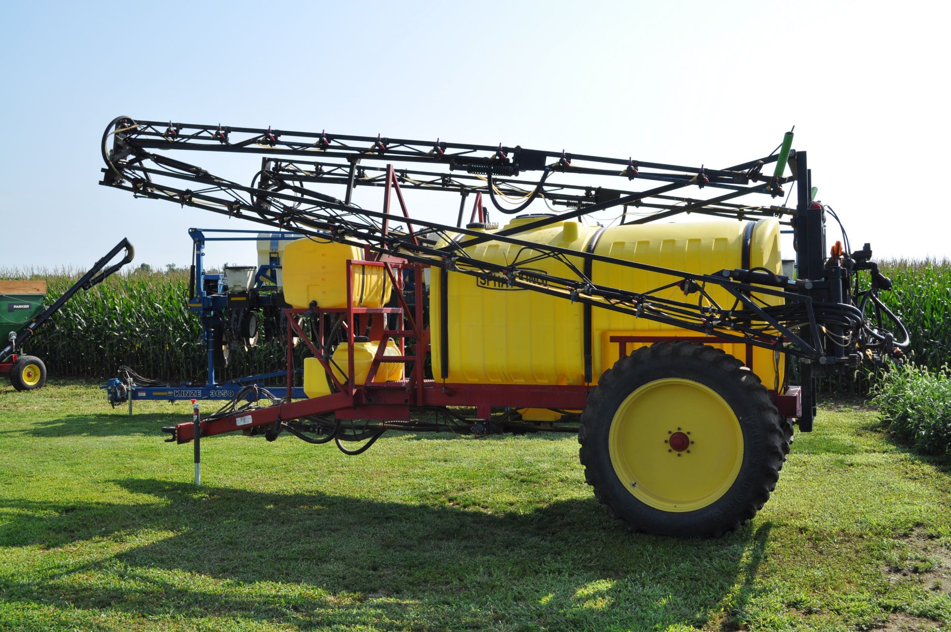 90’ Spray King pull type sprayer, 20” spacing, 3 way T-Jet wet boom bodies, 5 electric sections - Image 3 of 18