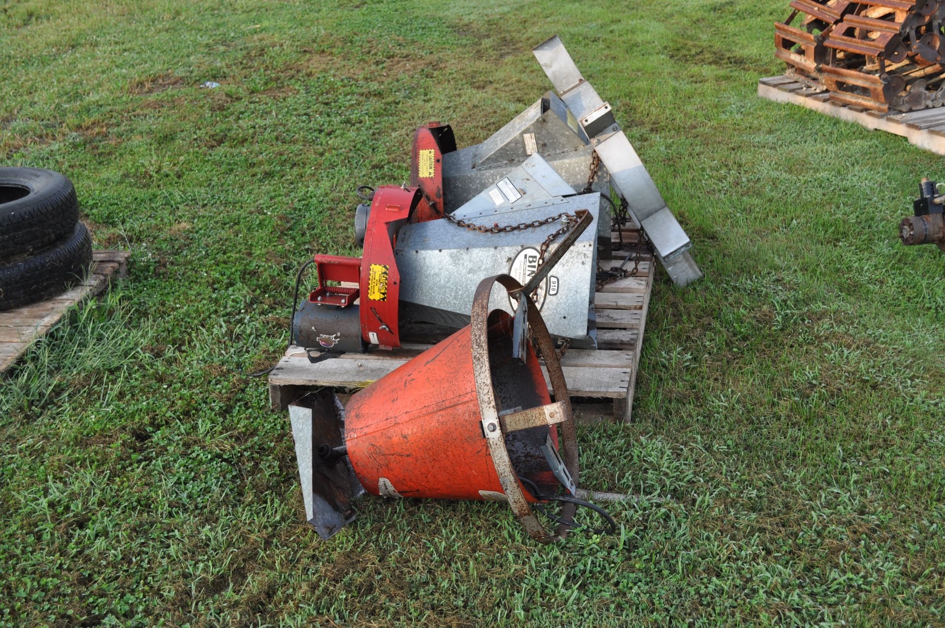 3 grain bin spreader, 110 volt - Image 3 of 7