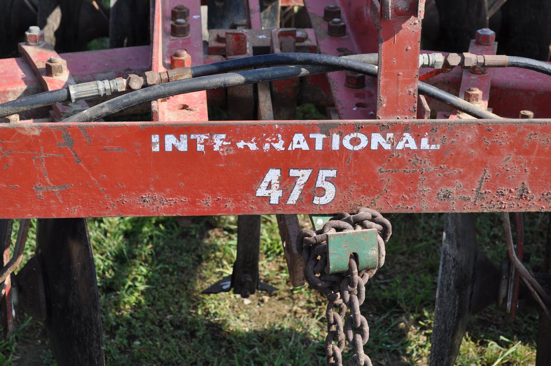 17 ½’ International 475 disc, 7 ½” spacing, 3 bar spike tooth harrow, new bearings and blades - Image 15 of 16