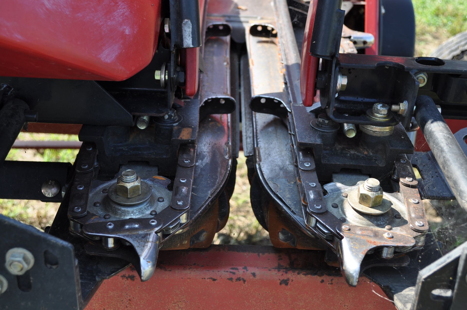 Case IH 3406 corn head, knife rolls, hyd deck plates, poly, 2 stalk stompers, header height control - Image 8 of 20