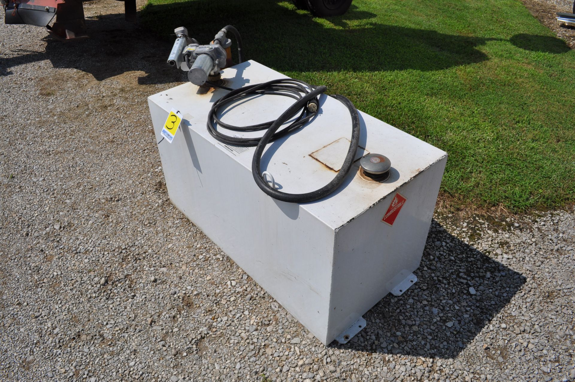 100 gal steel fuel transfer tank with GPI 12 volt pump - Image 2 of 4