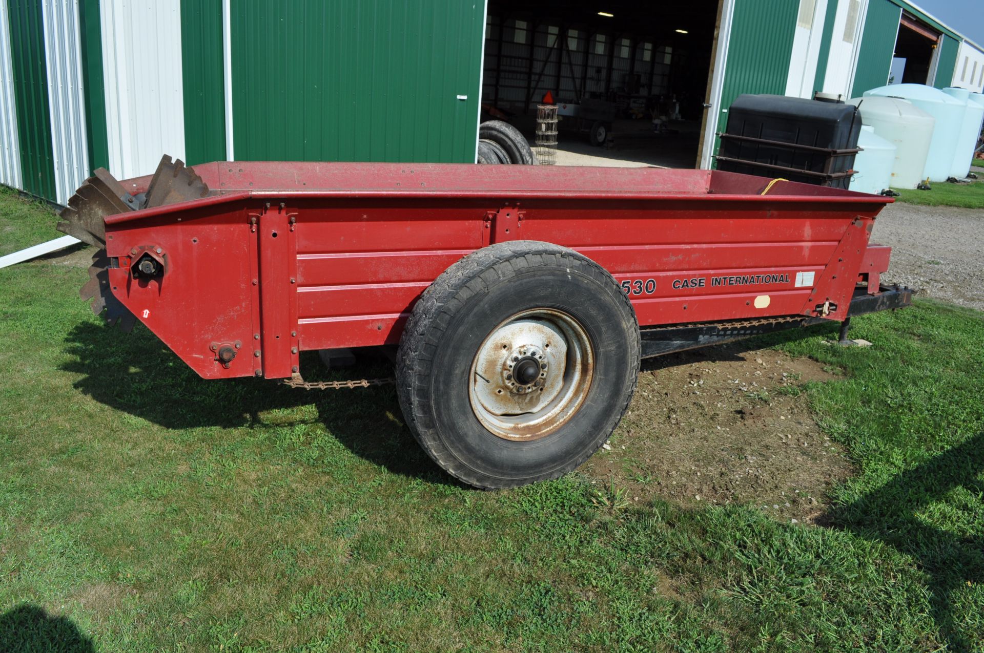 Case IH 530 manure spreader, 10’ box, 540 PTO, single beater, wood floor - Image 3 of 7