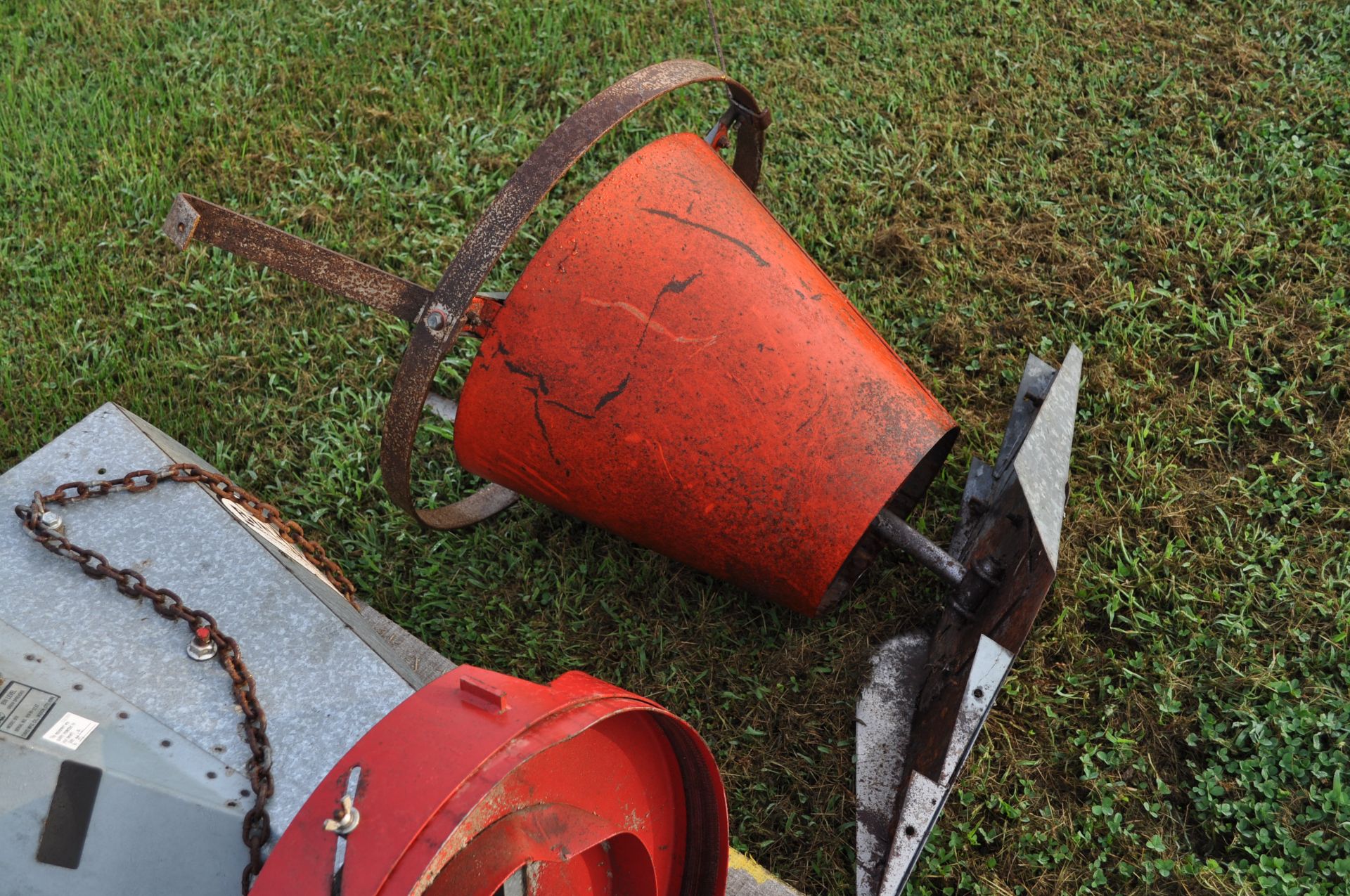 3 grain bin spreader, 110 volt - Image 7 of 7