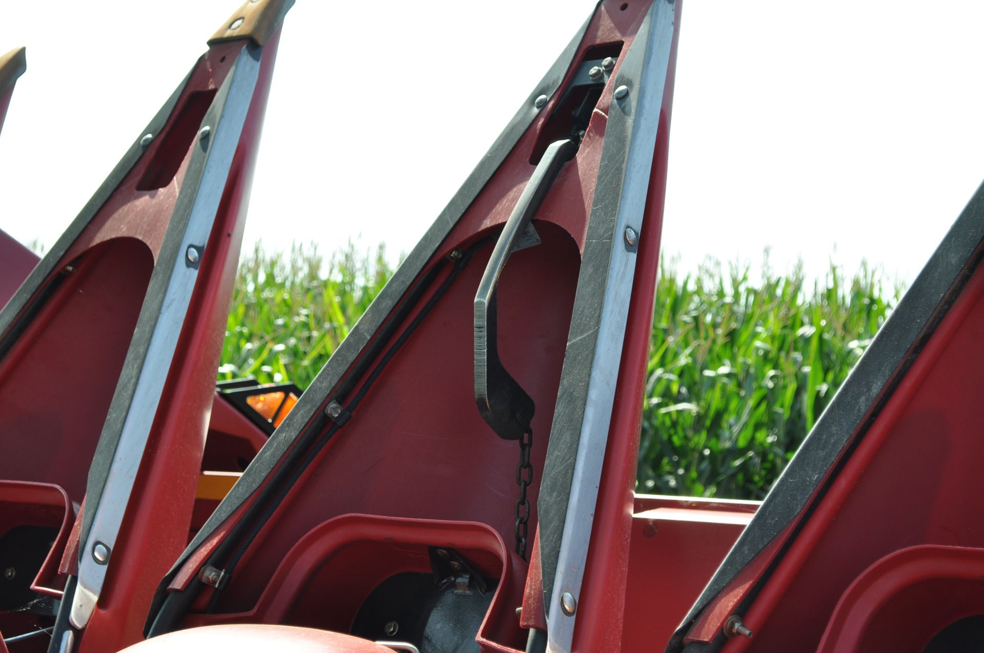 Case IH 3406 corn head, knife rolls, hyd deck plates, poly, 2 stalk stompers, header height control - Image 19 of 20