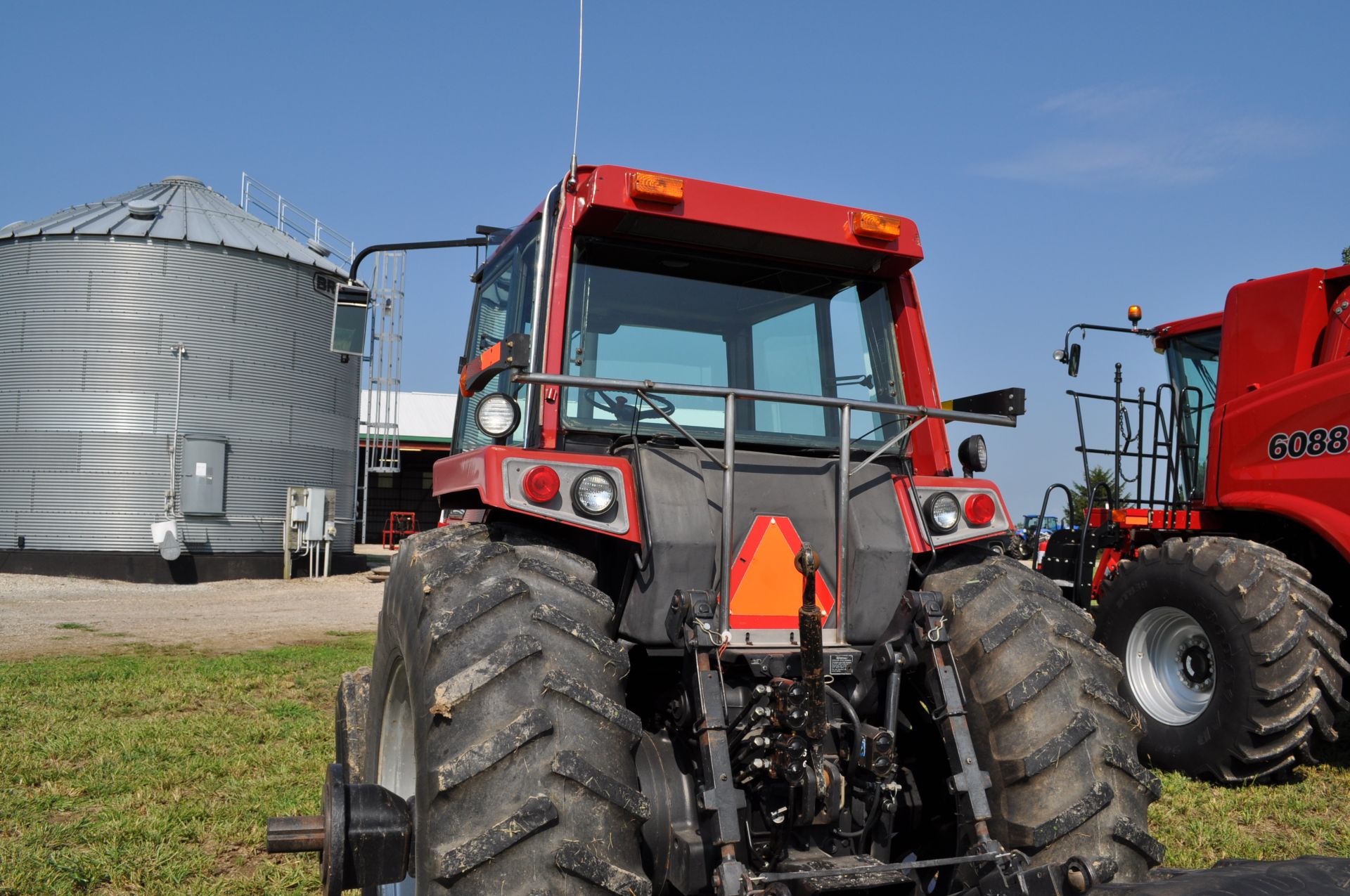 International 5288 tractor, C/H/A, 520/85R38 duals, 14L-16.1 front tires, 3 x 6 partial powershift - Image 16 of 29