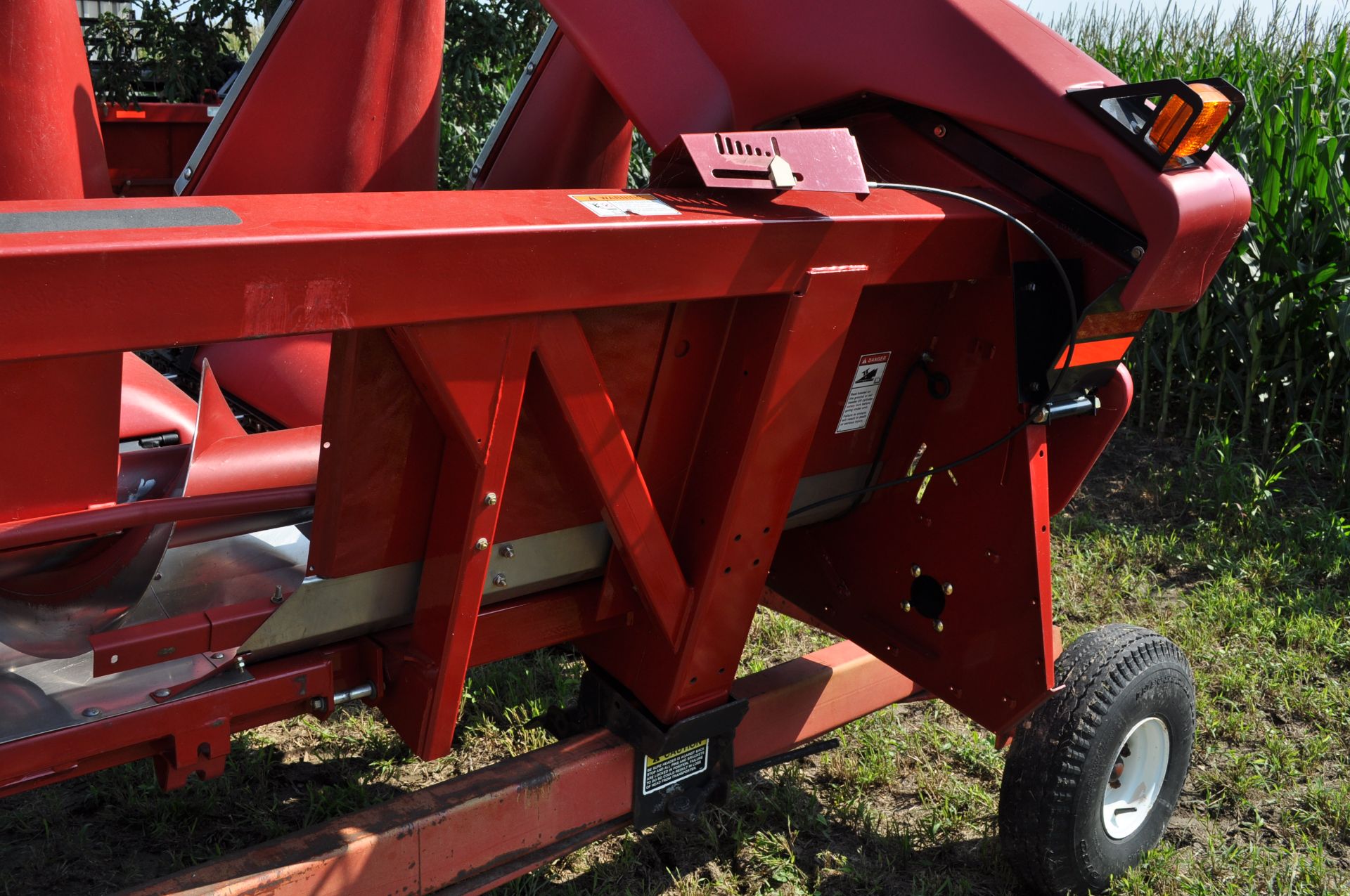 Case IH 3406 corn head, knife rolls, hyd deck plates, poly, 2 stalk stompers, header height control - Image 7 of 20