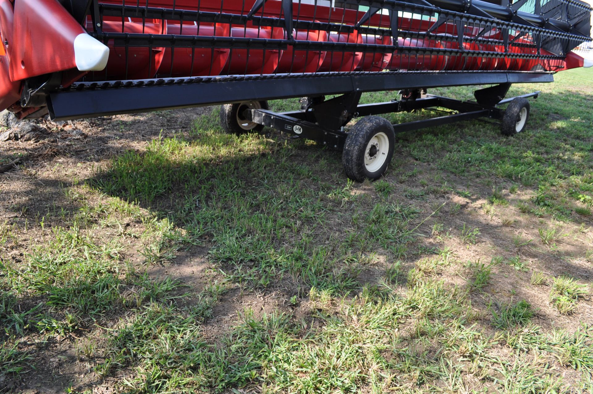 30’ J&M HT8 header cart, ST205/75R14 tires - Image 6 of 10