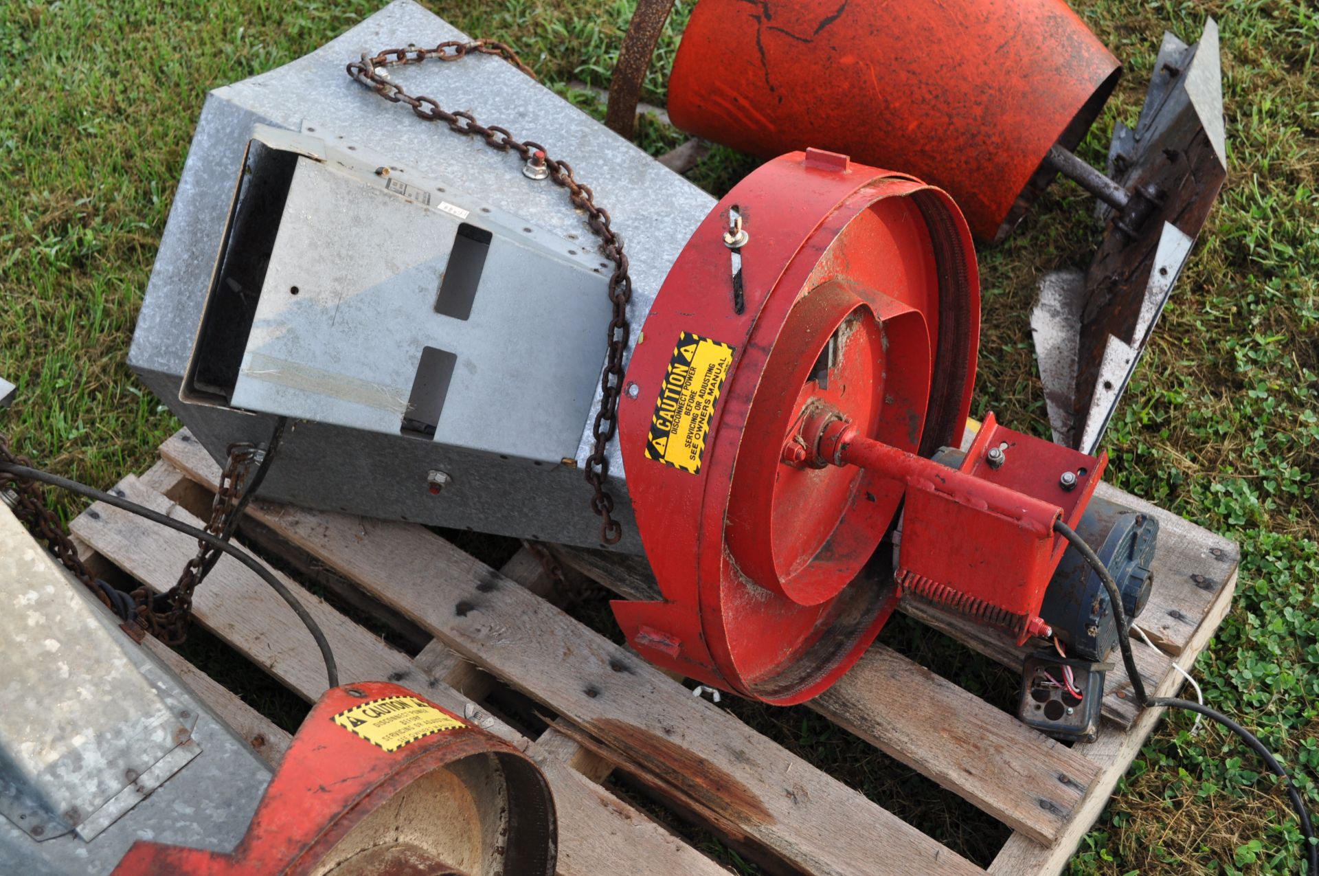 3 grain bin spreader, 110 volt - Image 6 of 7