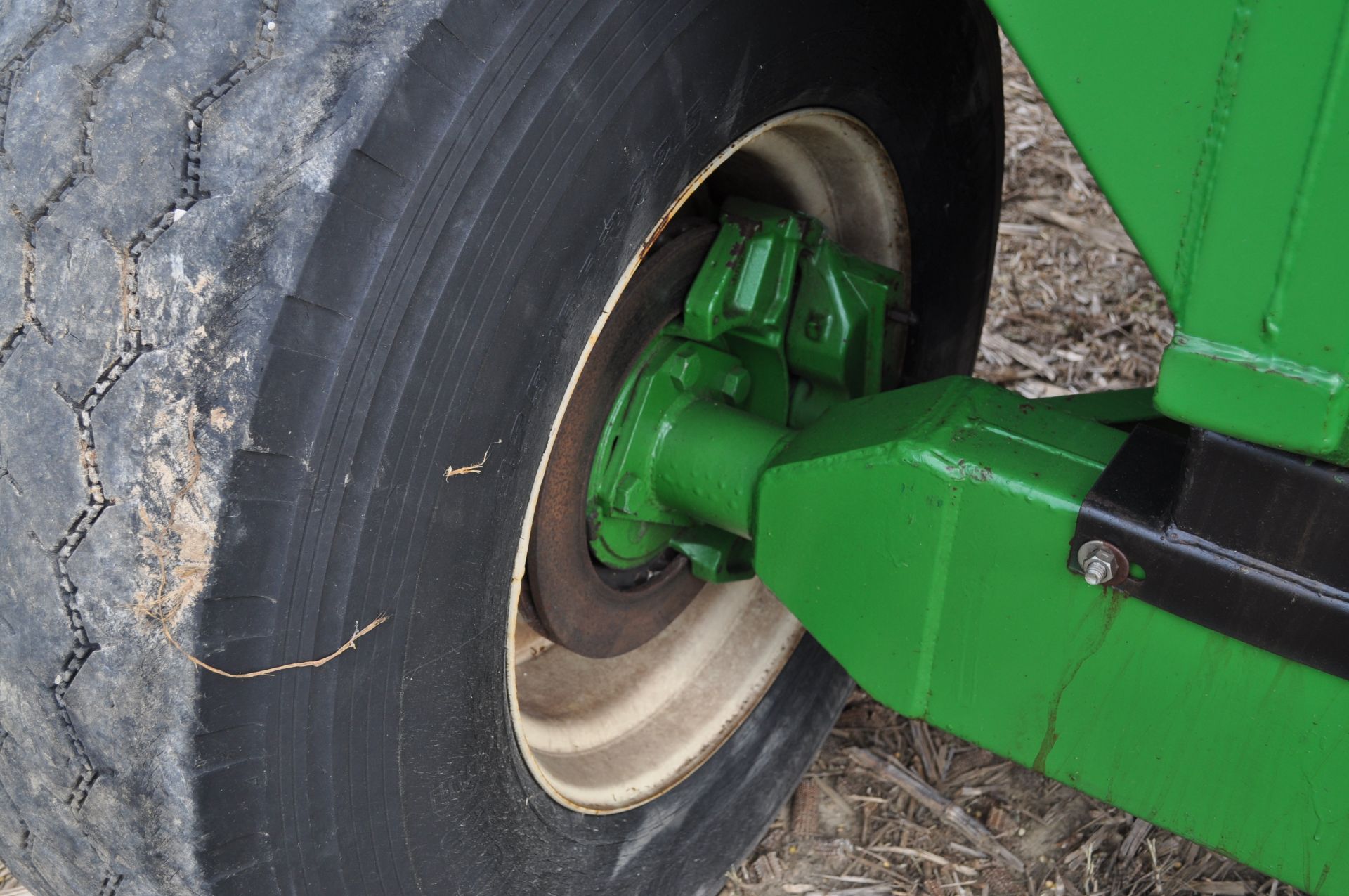 J & M 525 gravity wagon, 425 / 65 R 22.5 tires, hyd surge brakes, sight windows, lights - Image 12 of 14