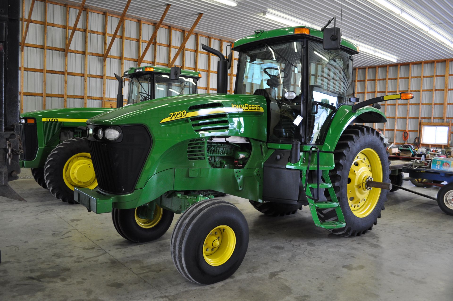 John Deere 7720 tractor, 480 / 80 R 42 rear, 14 L-16.1 tires, 3 hyd remotes, 3 pt