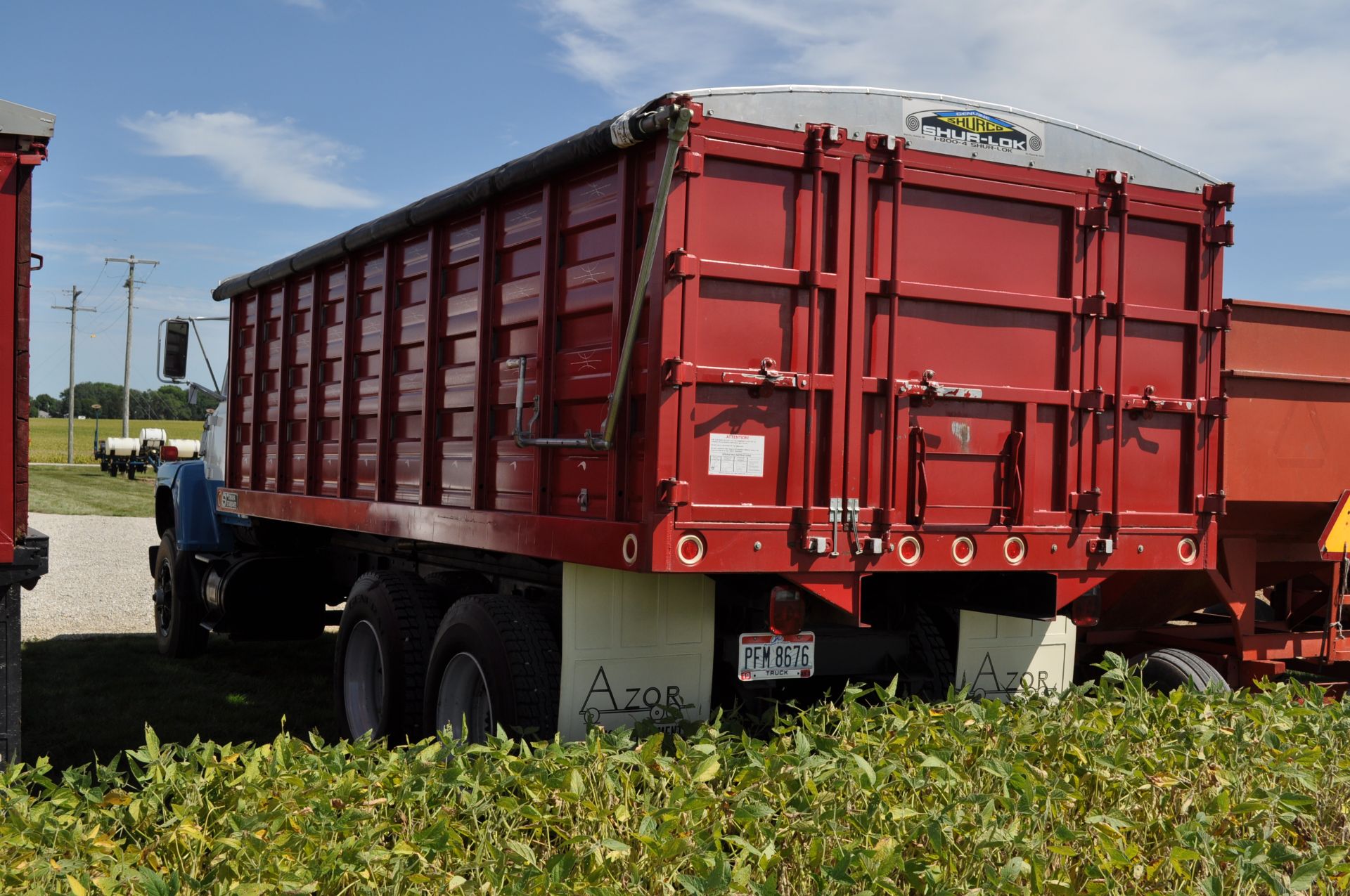 1979 Ford 900 grain truck, Ford Big Block V-8 gas, 2 stick, H/L/D + 5 spd, tandem axle, 225” WB - Image 3 of 19