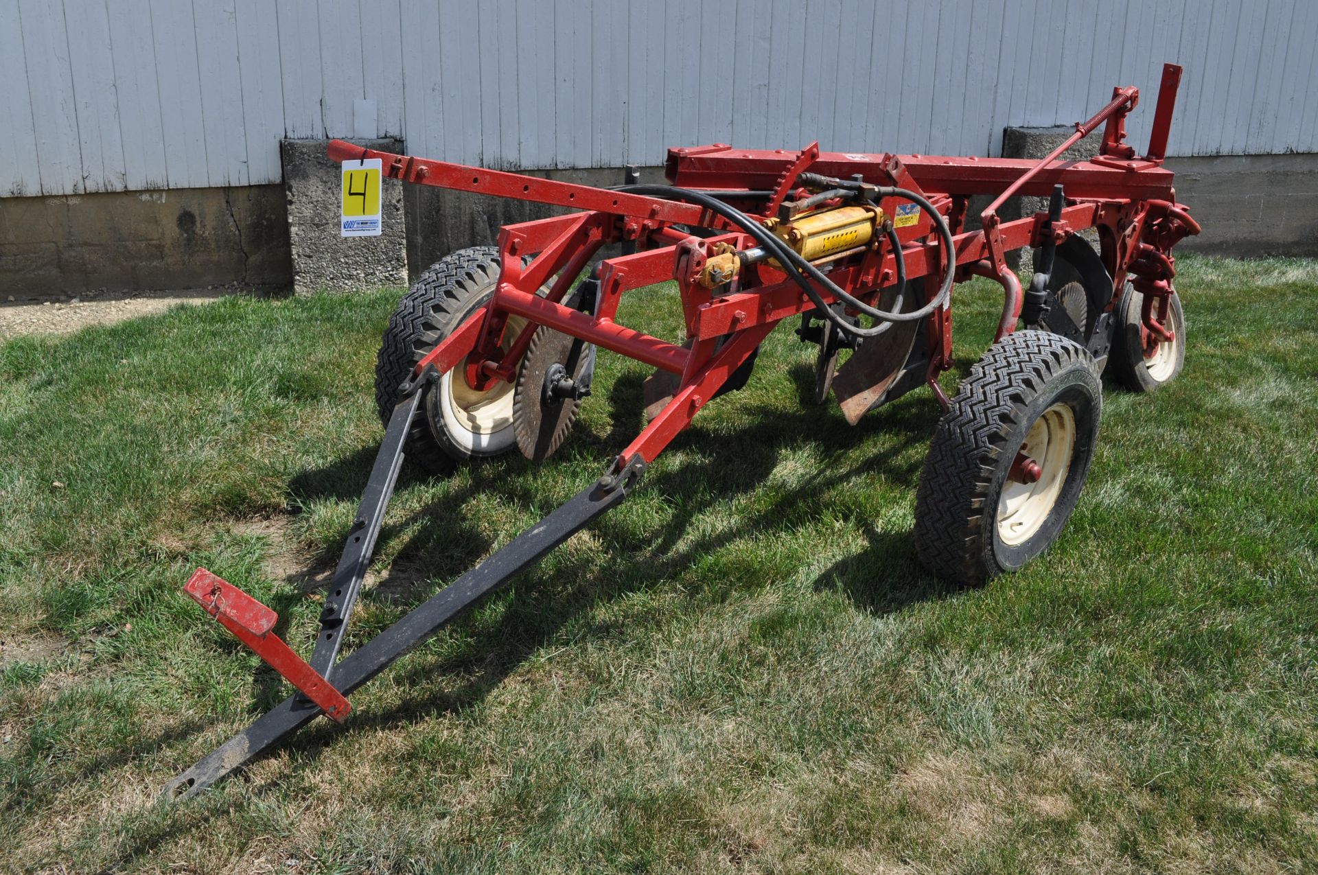 3 btm x 14” International 60 moldboard plow, pull type, hyd lift, tail wheel