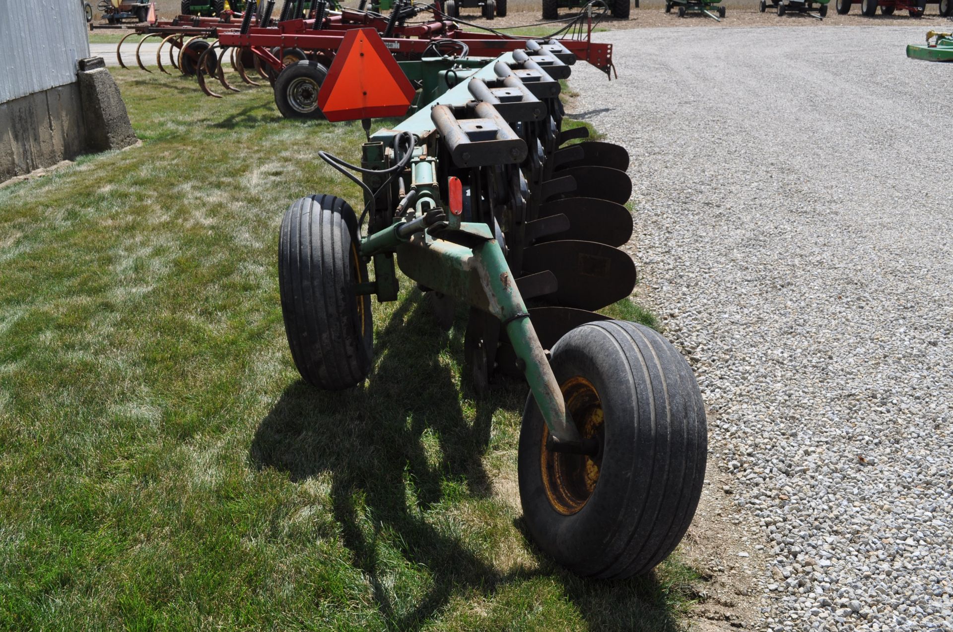 John Deere 2800 5 btm plow, semi-mounted, spring reset, SN 015741A - Image 4 of 13