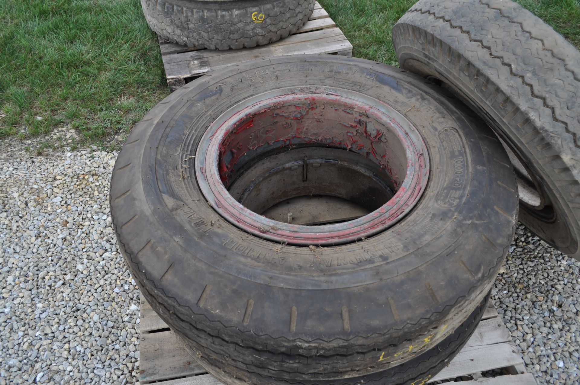 10.00-20 tire and dayton rim