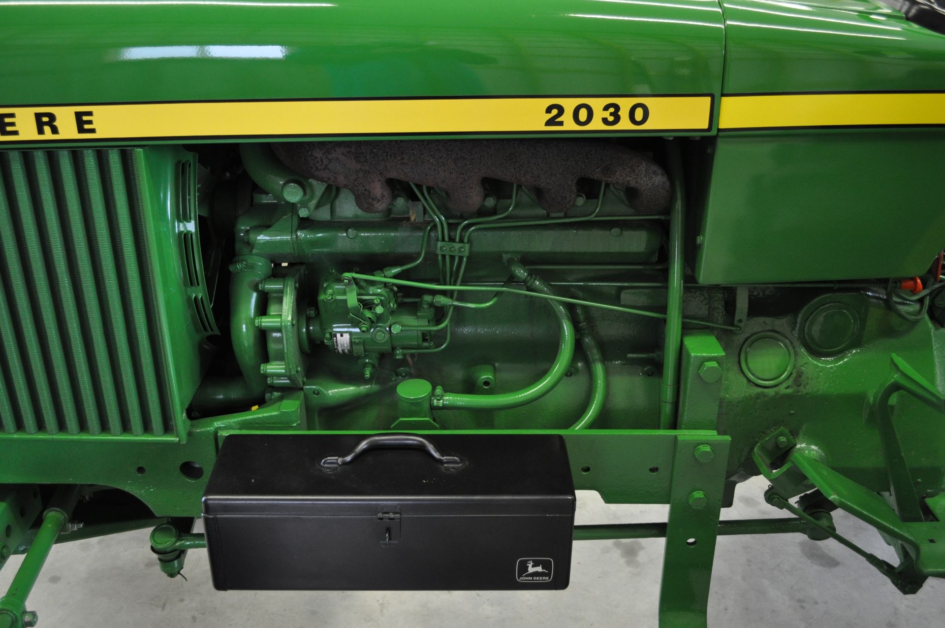 John Deere 2030 tractor, 13.6-38 rear, 7.5-16 front, front wts, 2 hyd remotes, 3 pt, quick hitch - Image 12 of 24