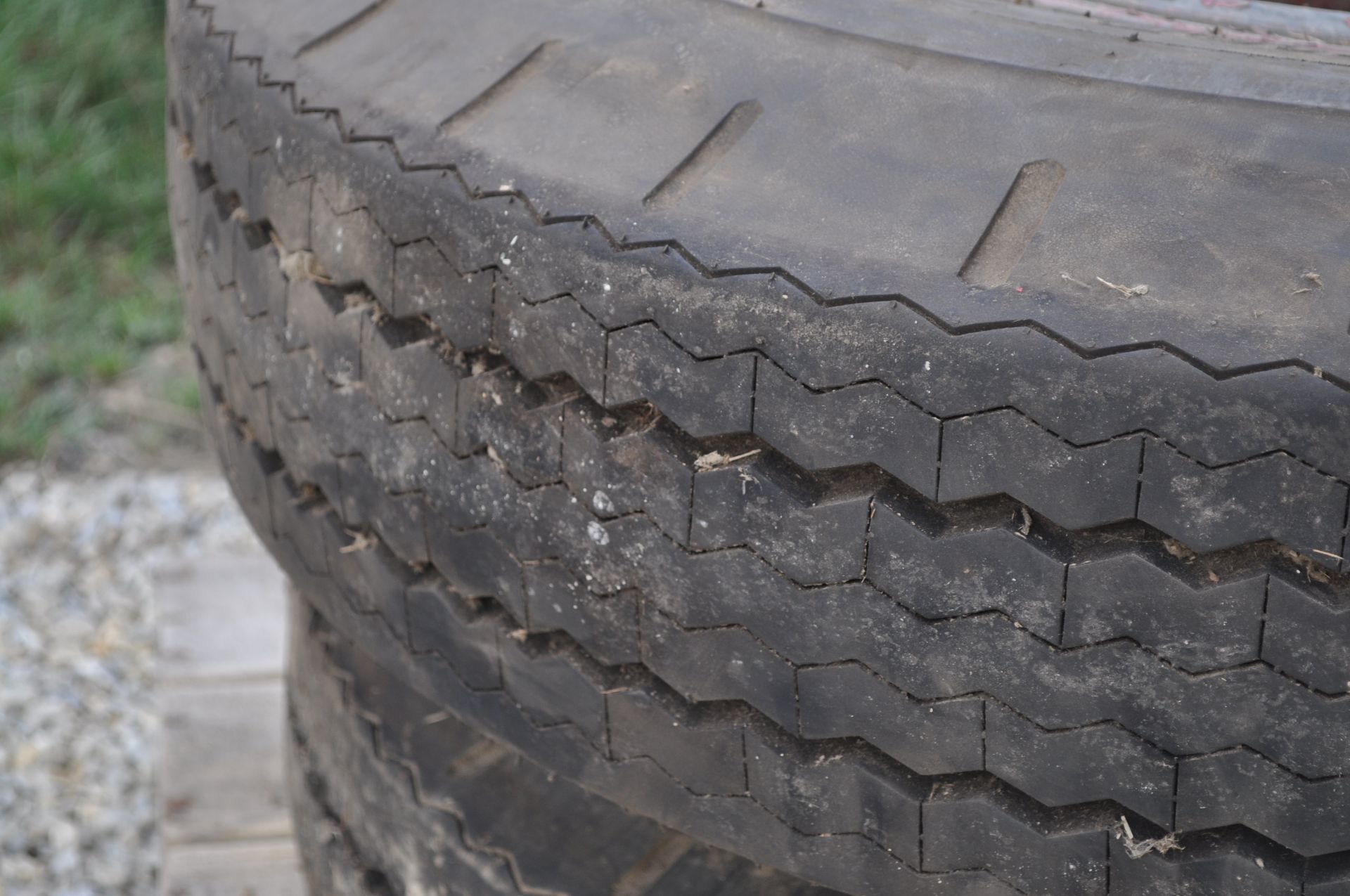 10.00-20 tire and dayton rim - Image 4 of 4