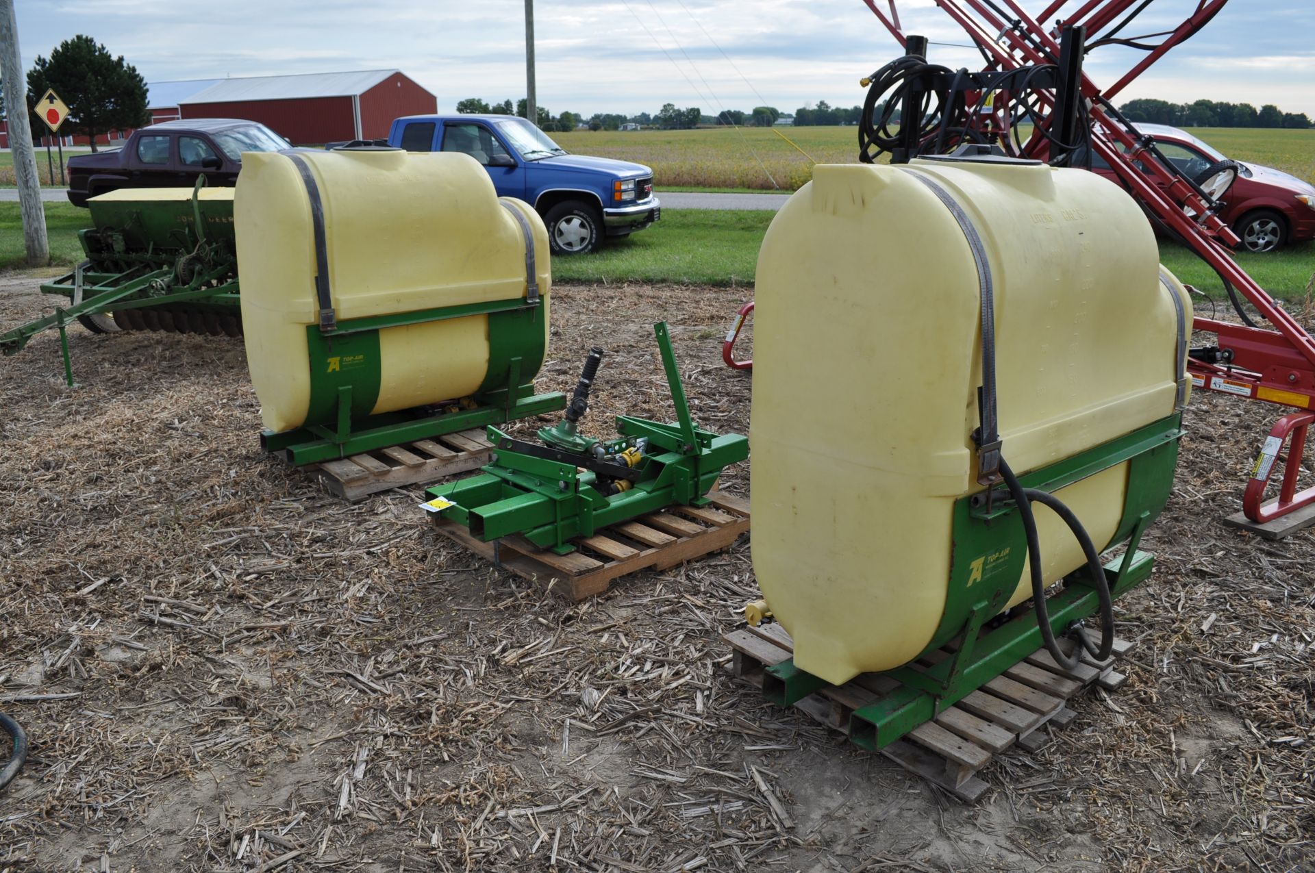 Top Air 250 gal saddle tanks w/ Ace hyd driven pump, mount for 7720 tractor - Image 2 of 6