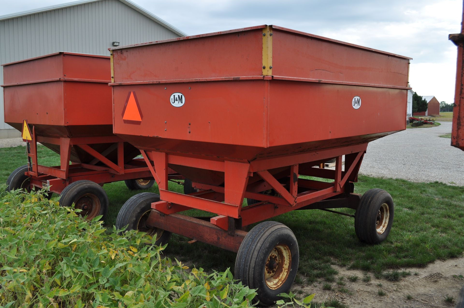 250 bu gravity bed wagon - Image 4 of 8