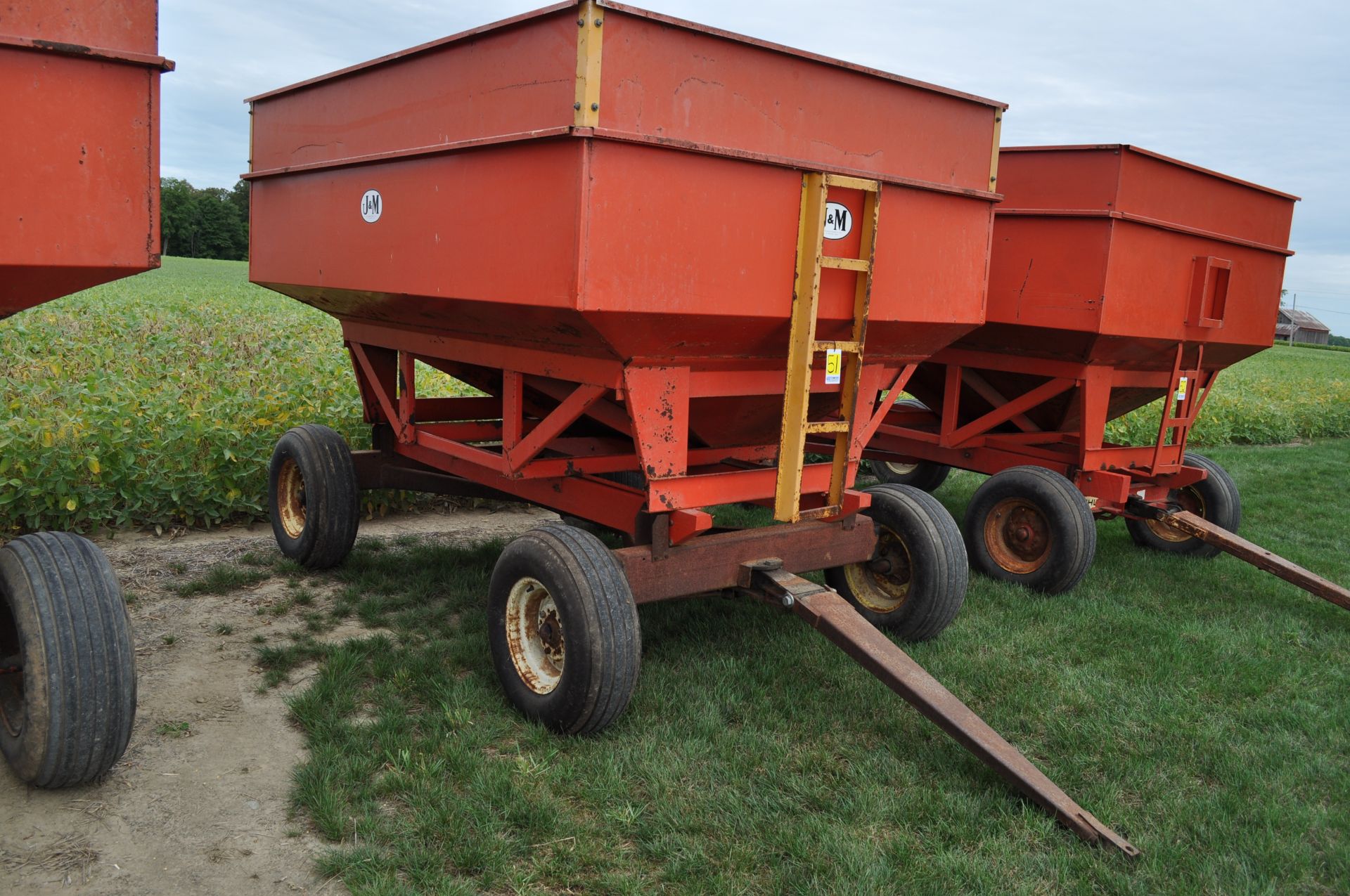 250 bu gravity bed wagon