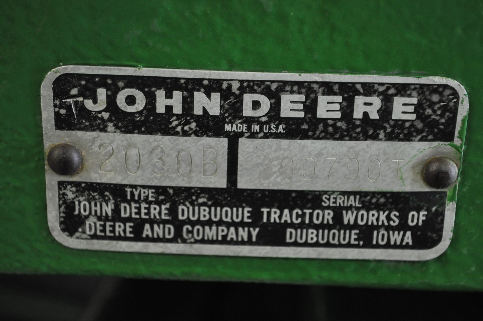 John Deere 2030 tractor, 13.6-38 rear, 7.5-16 front, front wts, 2 hyd remotes, 3 pt, quick hitch - Image 10 of 24