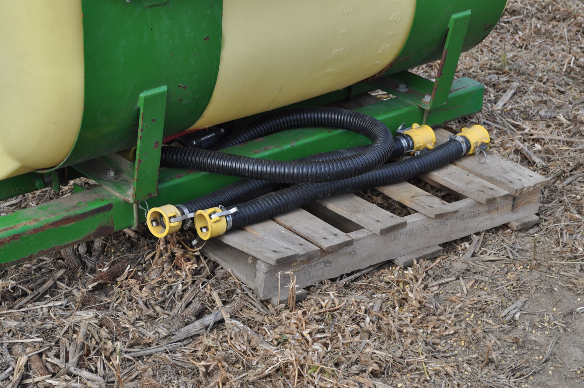 Top Air 250 gal saddle tanks w/ Ace hyd driven pump, mount for 7720 tractor - Image 5 of 6