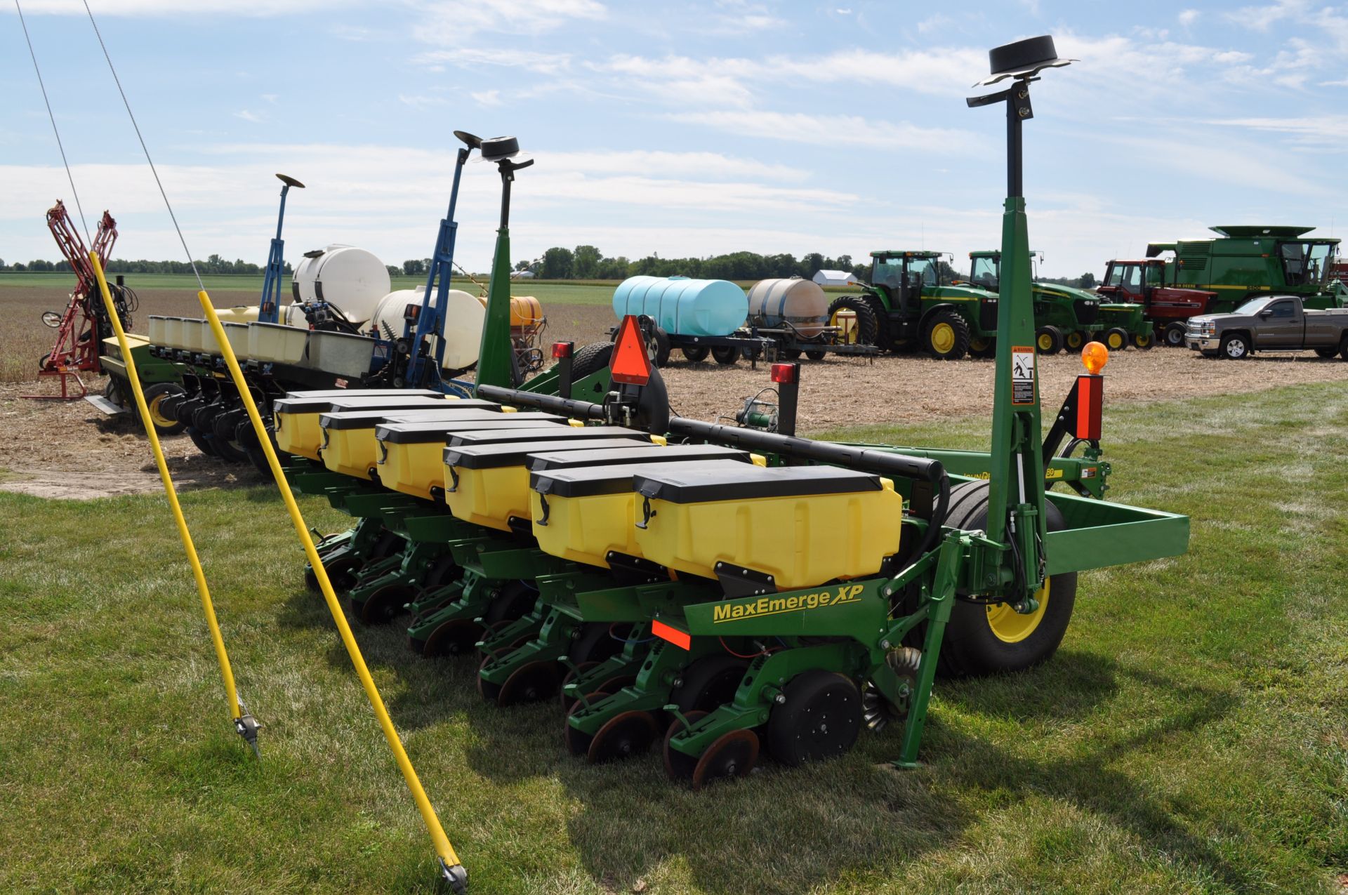 John Deere 1780 planter, 11 row x 15”, 3 bushel boxes, vac meters, pneumatic down pressure - Image 4 of 17