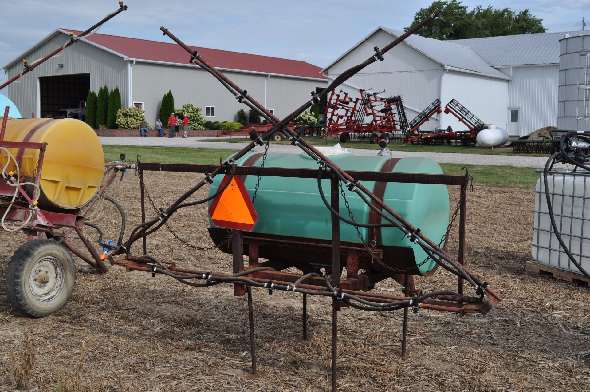 3 pt sprayer, poly tank, 27’ boom, 20” spacing, no pump - Image 3 of 6