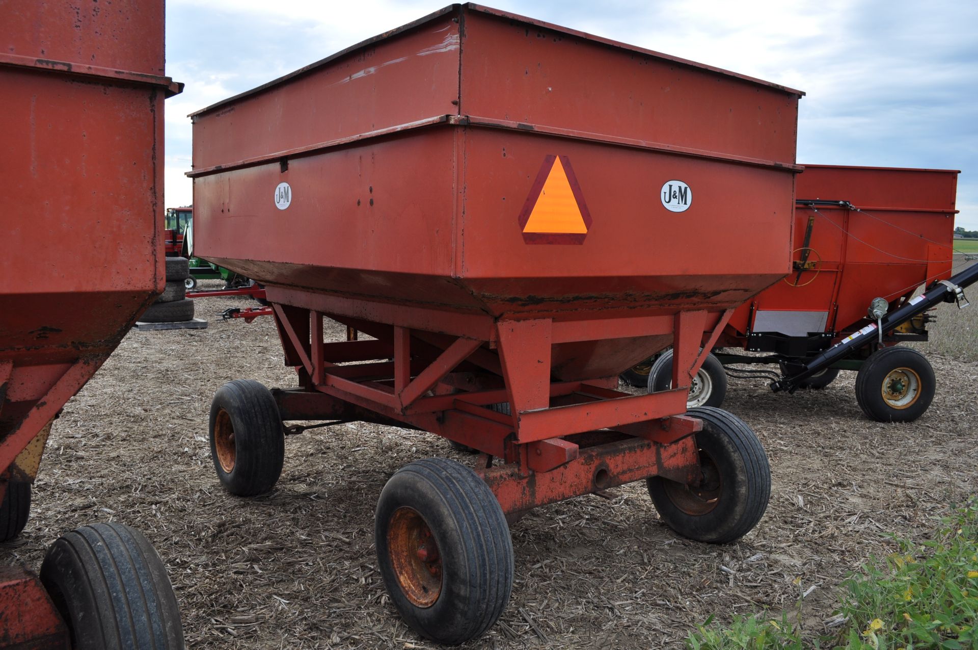 250 bu gravity bed wagon - Image 3 of 8