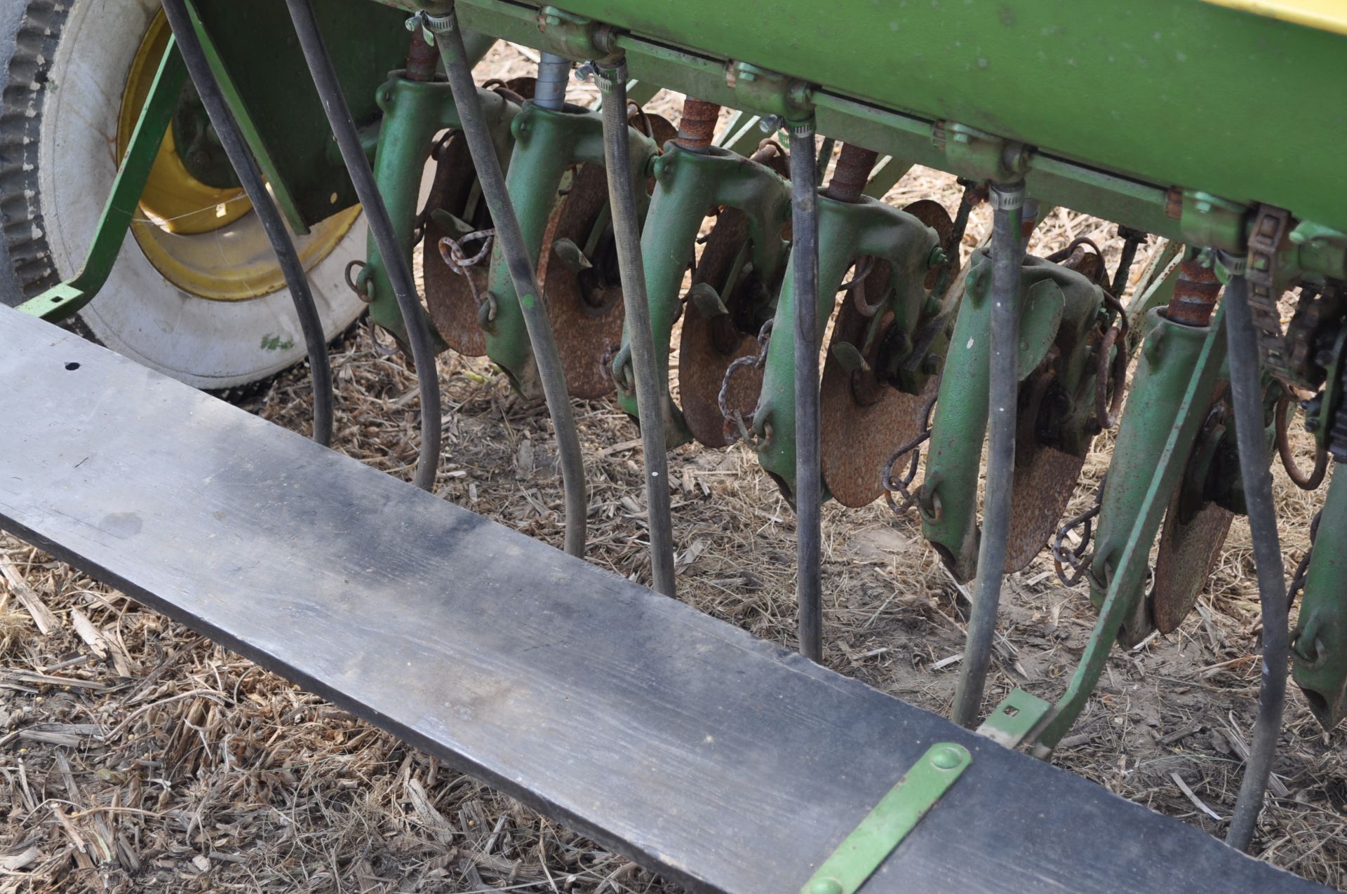 10’ John Deere FB drill w/ grass seed box, rope trip, SN 59042 - Image 8 of 9