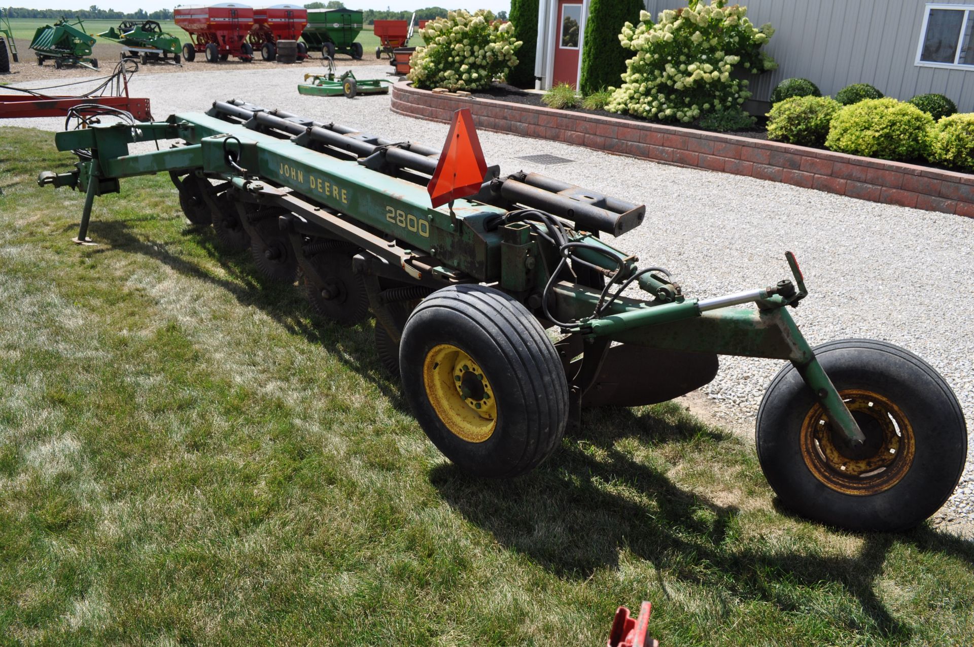 John Deere 2800 5 btm plow, semi-mounted, spring reset, SN 015741A - Image 3 of 13