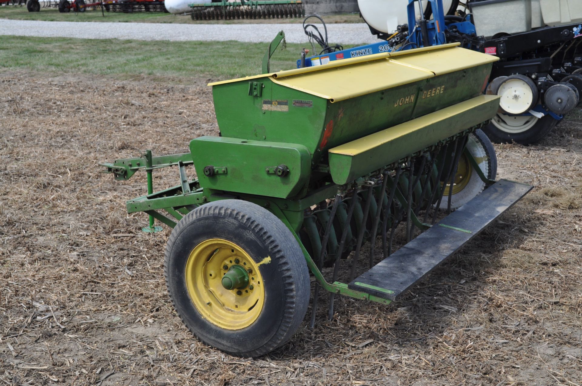 10’ John Deere FB drill w/ grass seed box, rope trip, SN 59042 - Image 4 of 9