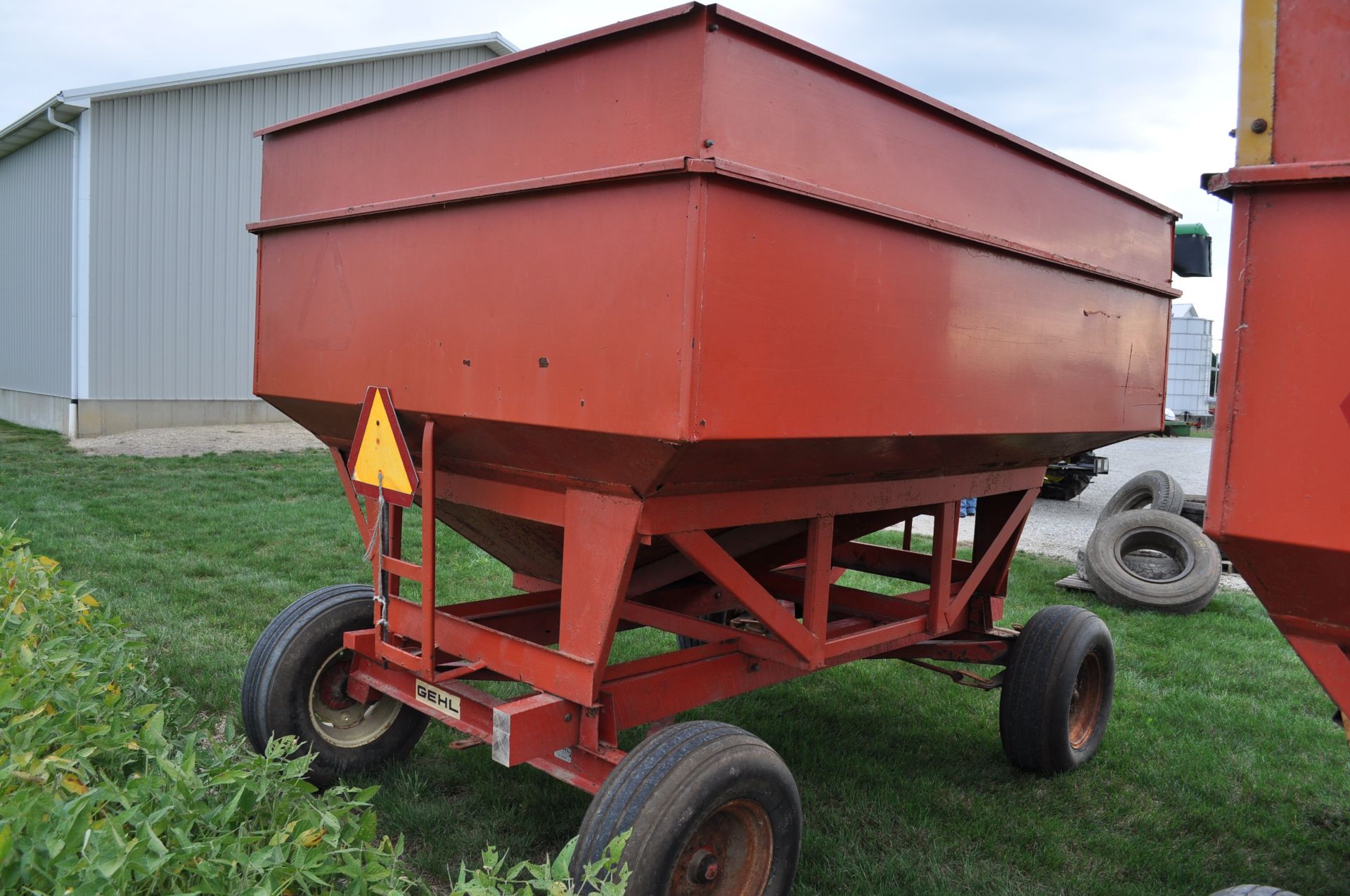 250 bu gravity bed wagon - Image 4 of 9