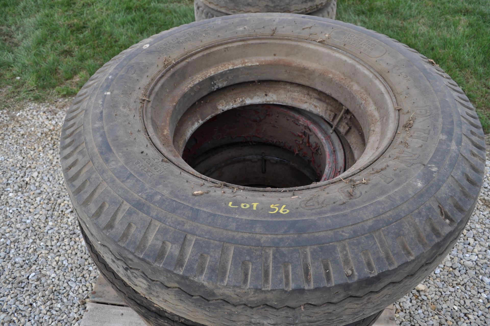 10.00-22.5 tire and split dayton rim